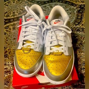 Nike Women’s Dunk Low Silver/Gold/White w/box